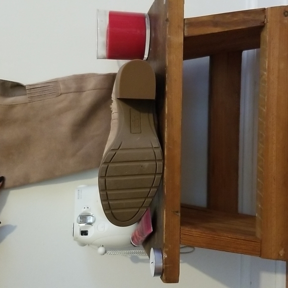 Boots - Picture 5 of 5